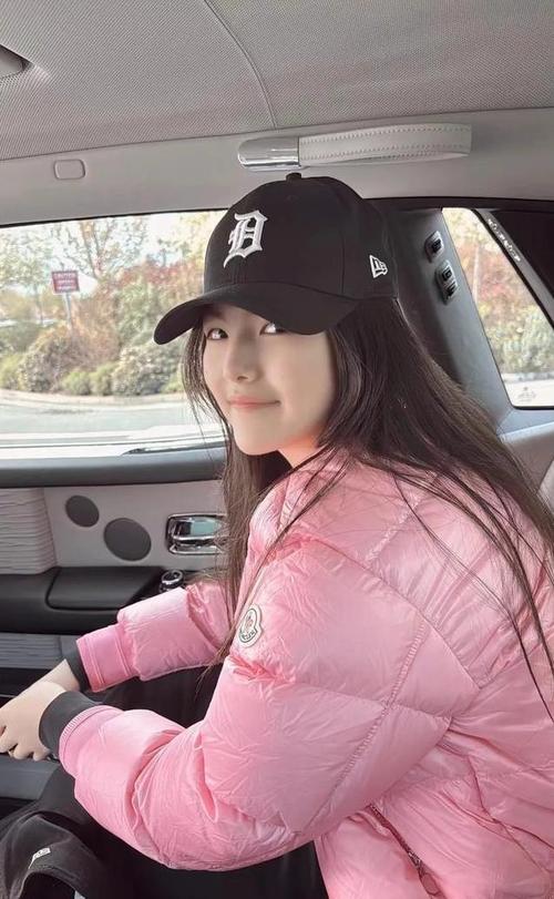 新澳门2025年开奖记录和女子持械打砸多辆车与女子持械打砸多辆车视频